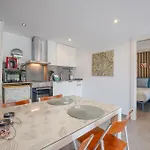 Flateli Montjuic Жирона