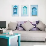 Flateli Montjuic * Жирона