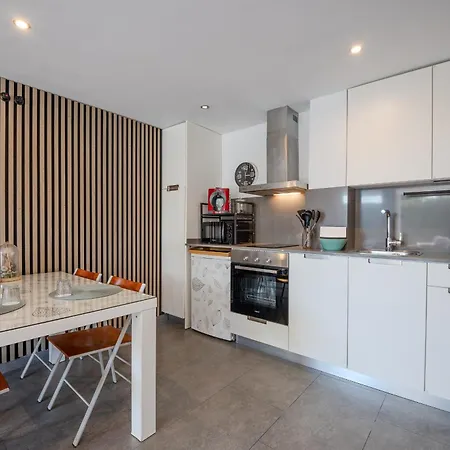 Flateli Montjuic Apartment