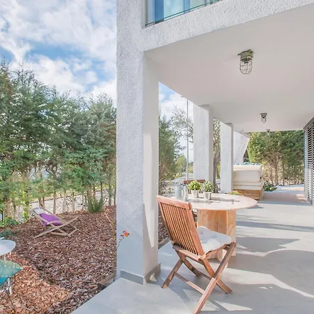 Flateli Montjuic Girona