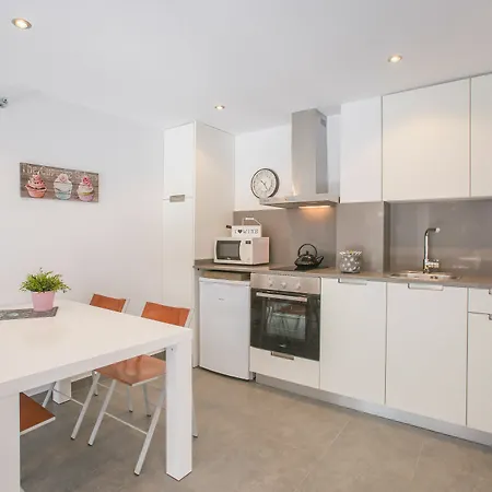 Flateli Montjuic Daire Girona