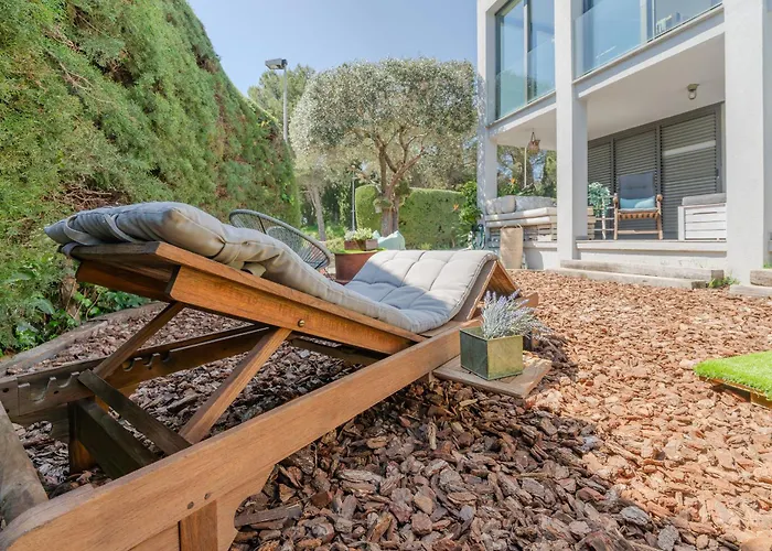 Flateli Montjuic Apartamento Girona