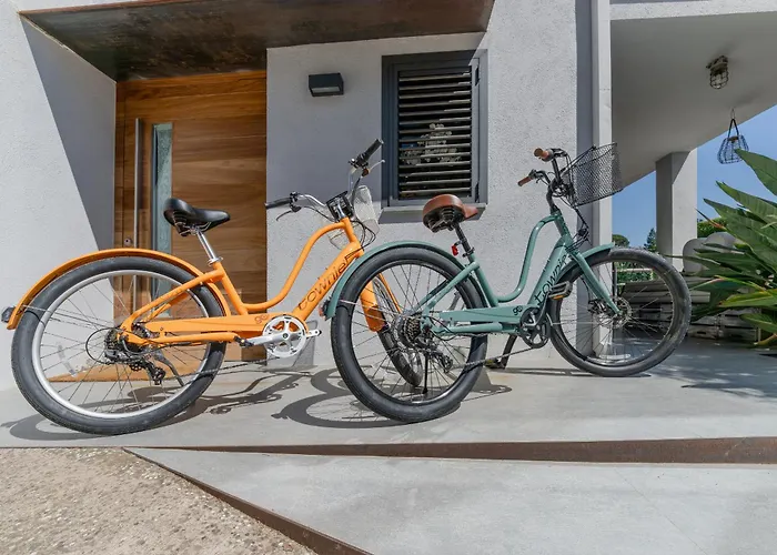 Flateli Montjuic شقة خيرونا