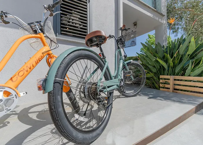 Flateli Montjuic * خيرونا