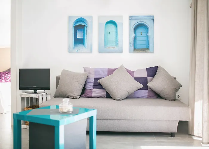 Flateli Montjuic * خيرونا