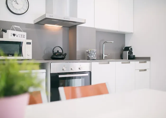 Flateli Montjuic Χιρόνα